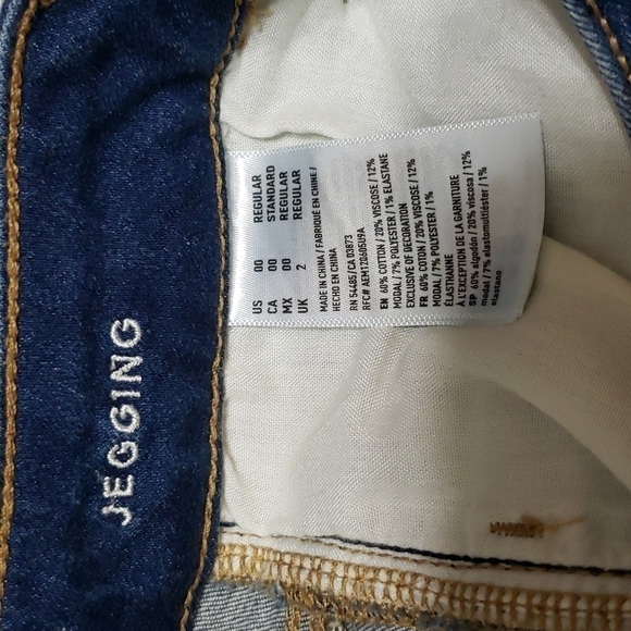 American Eagle Jeans with Patches, Size 00 - Picture 13 of 17